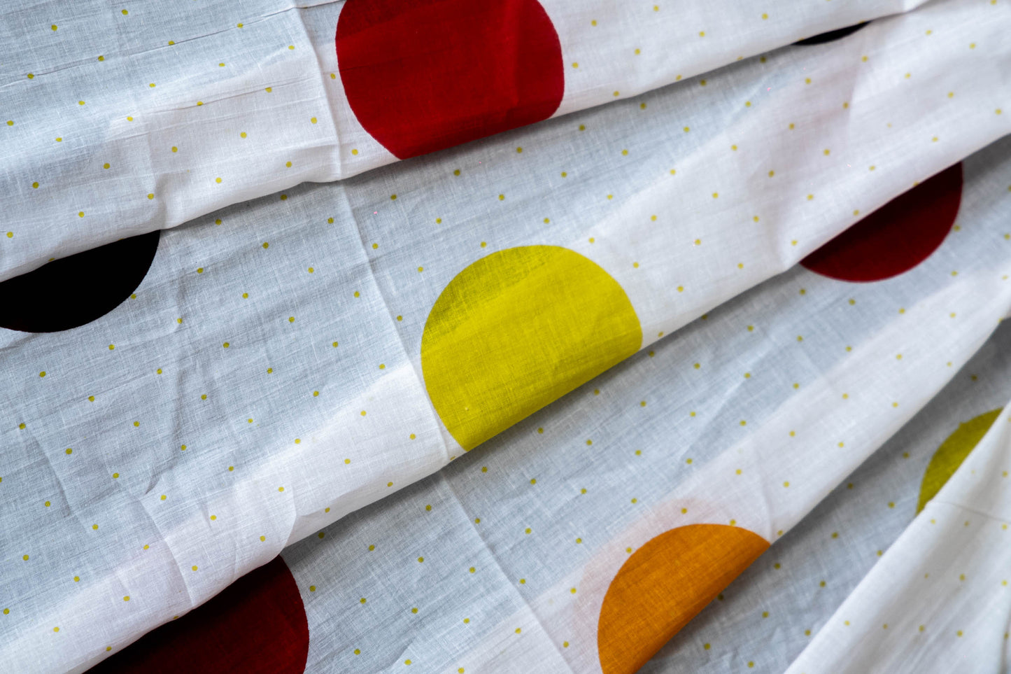 Bagru Handloom Mul Mul Cotton Saree – White with Multicolour Polka Dots