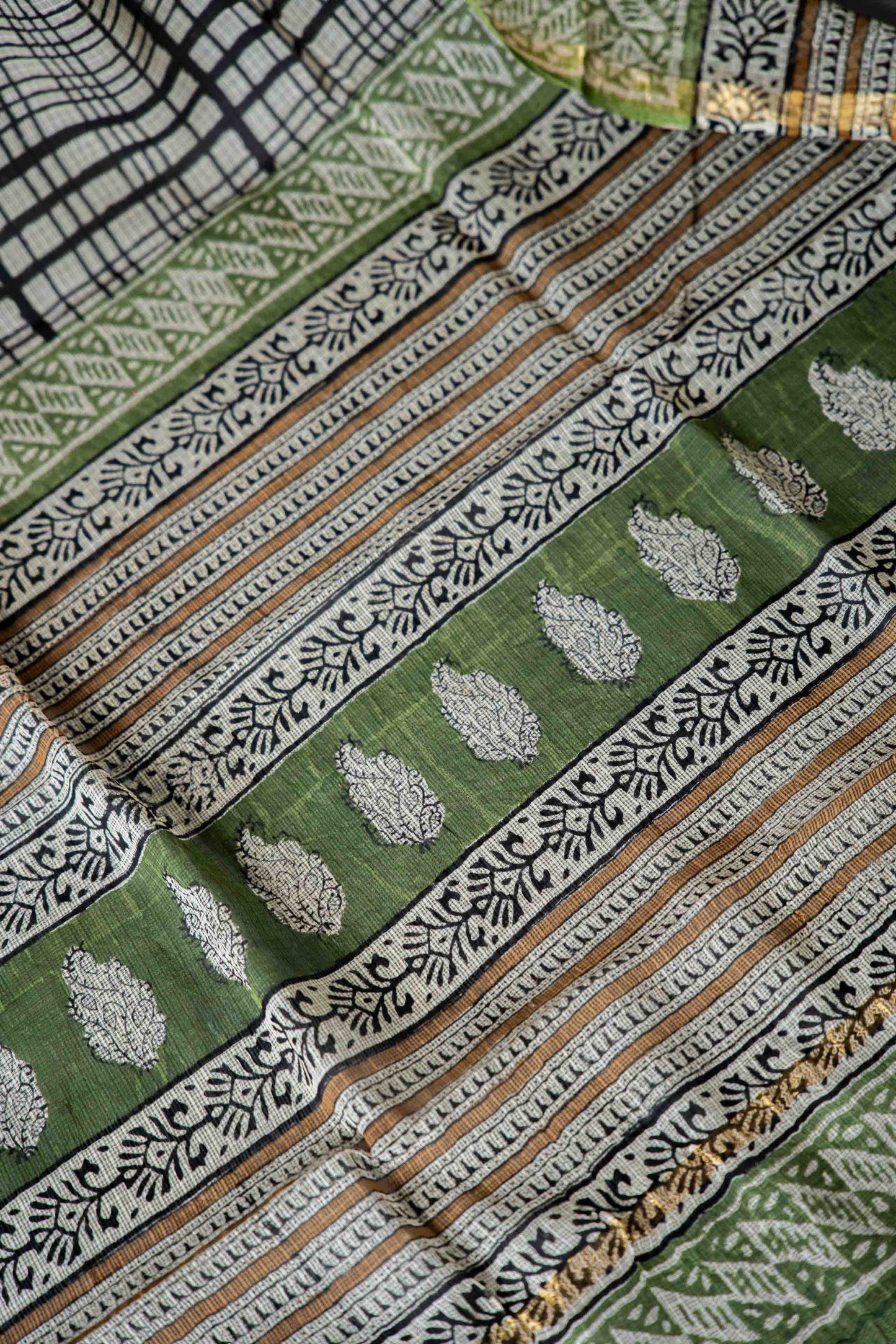 Bagru Kota Doria Saree – White & Black Handloom Block Print, Pure Cotton