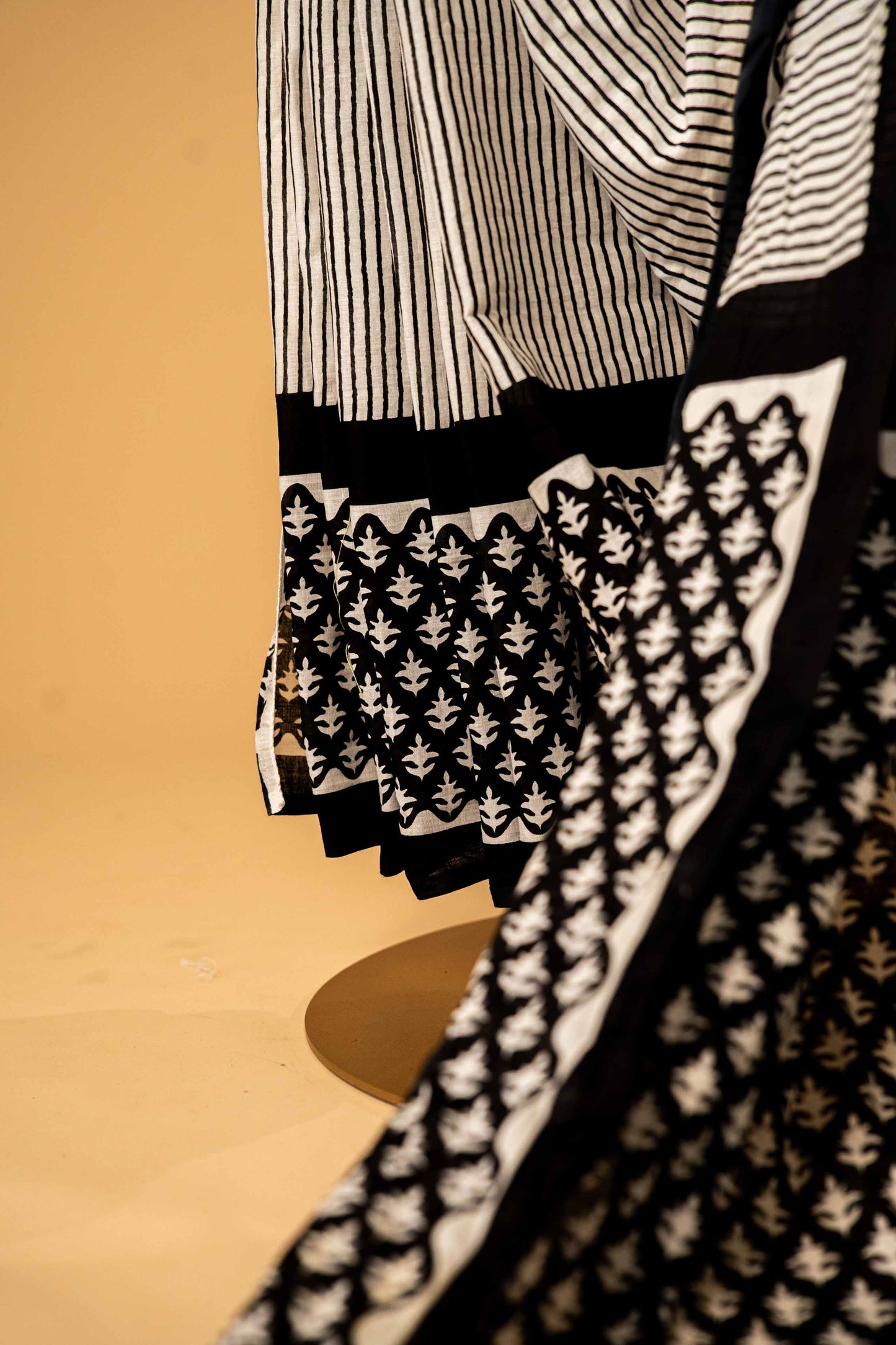 Bagru Handloom Mul Mul Cotton Saree – Black & White Block Print