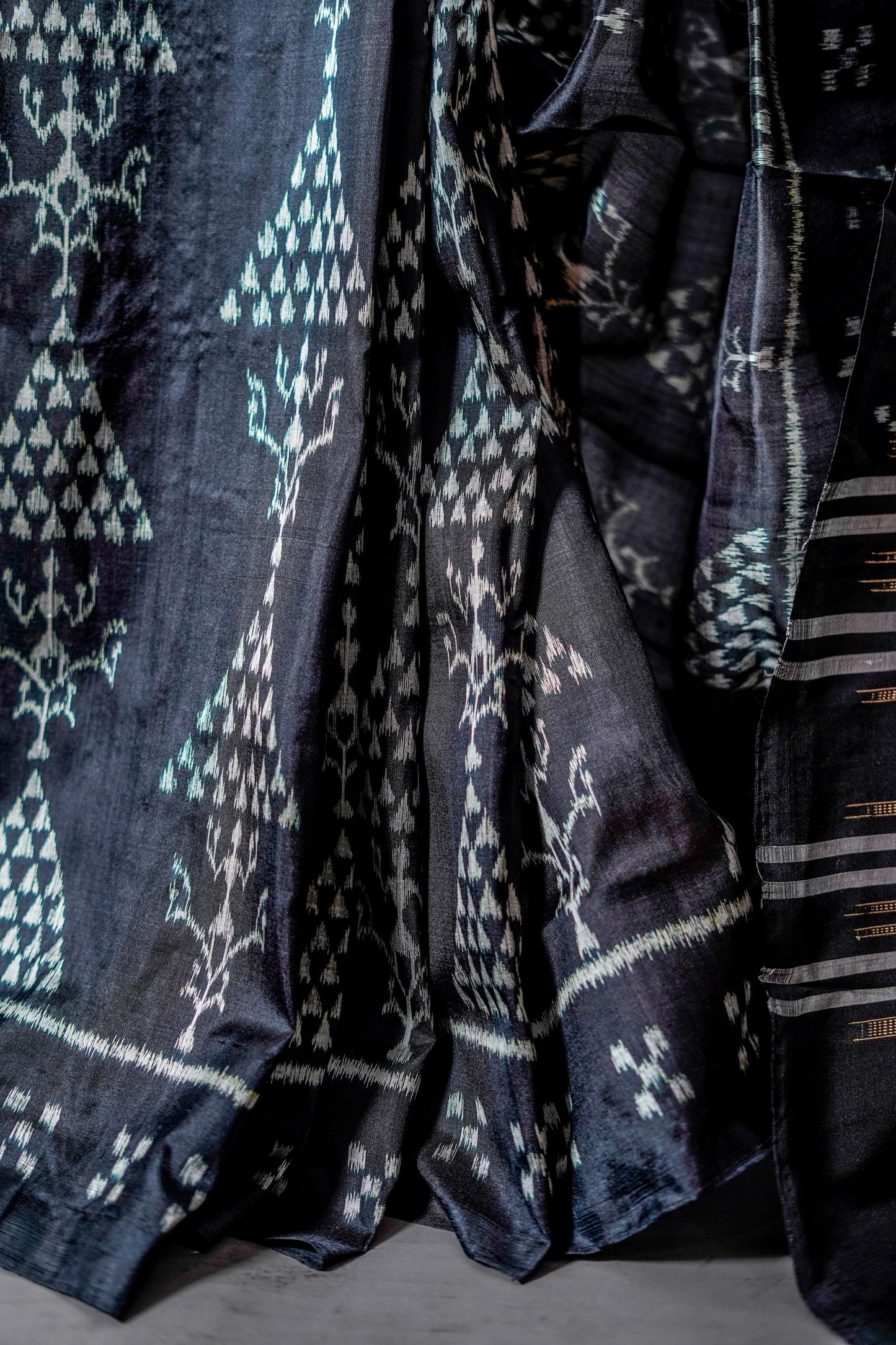 Khandua Silk (Black with White)