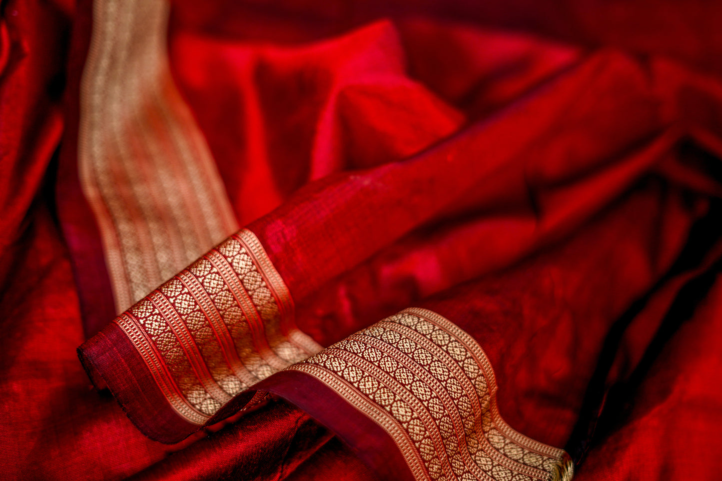 Khandua Silk (Classic Black with White)