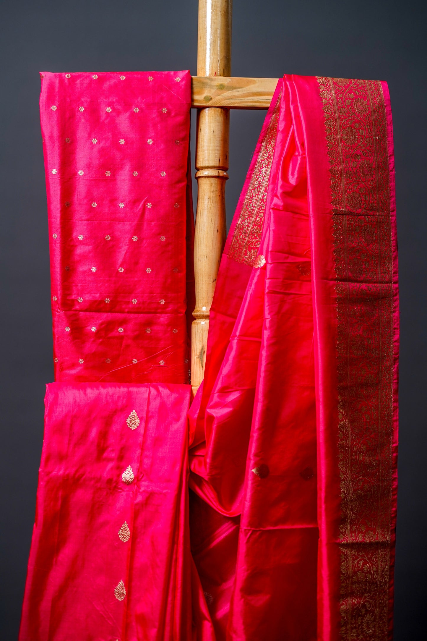Pure Katan Banarsi (Combination of pink and golden)