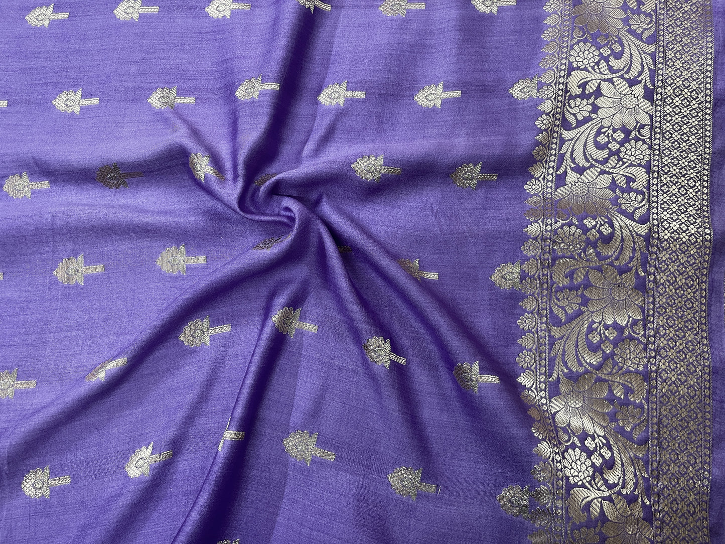 Grey Banarsi Cotton Silk Saree – Small Flower Stem Motif with Border