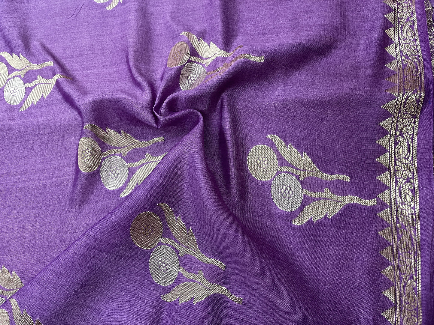 Olive Green Banarsi Cotton Silk Saree – Twin Flower Motif with Border