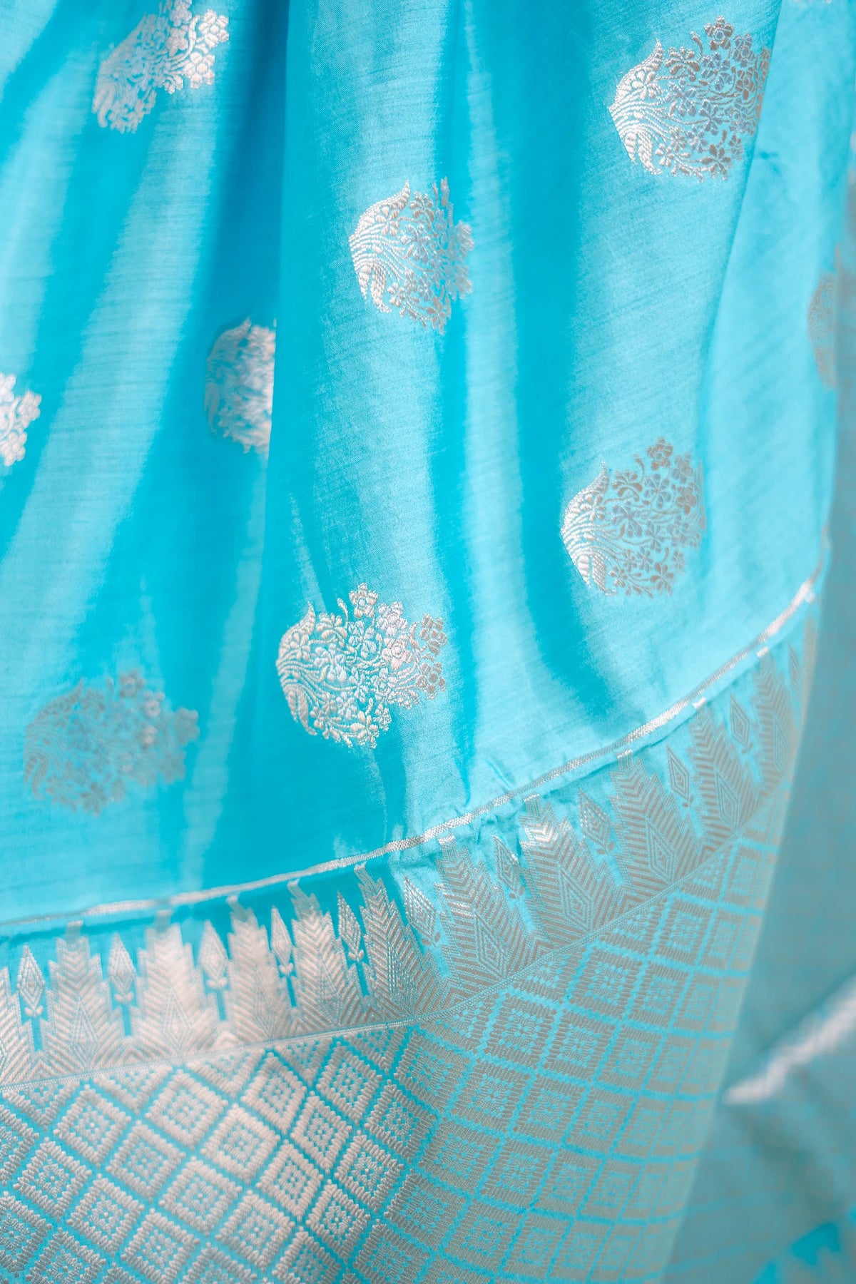 Turquoise Blue Banarasi Silk Saree - extra motif detail