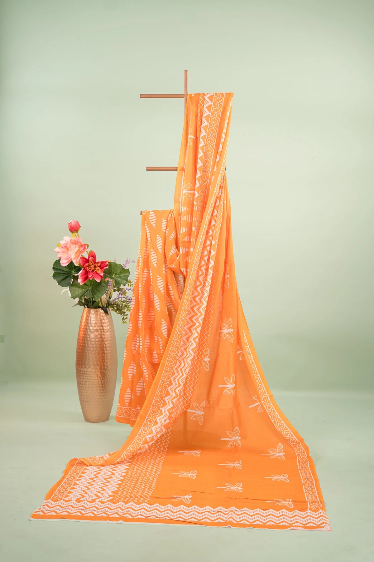 Mustard White Geometric Mulmul Cotton Saree