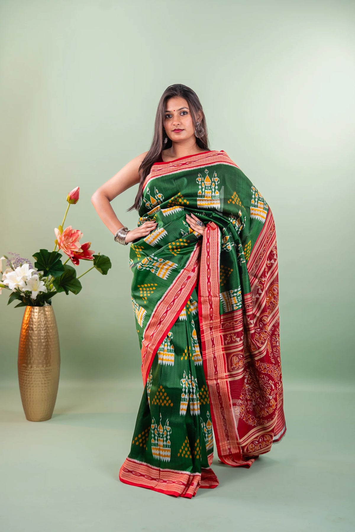 Kelly Green Chandelier Motif Khandua Silk Saree