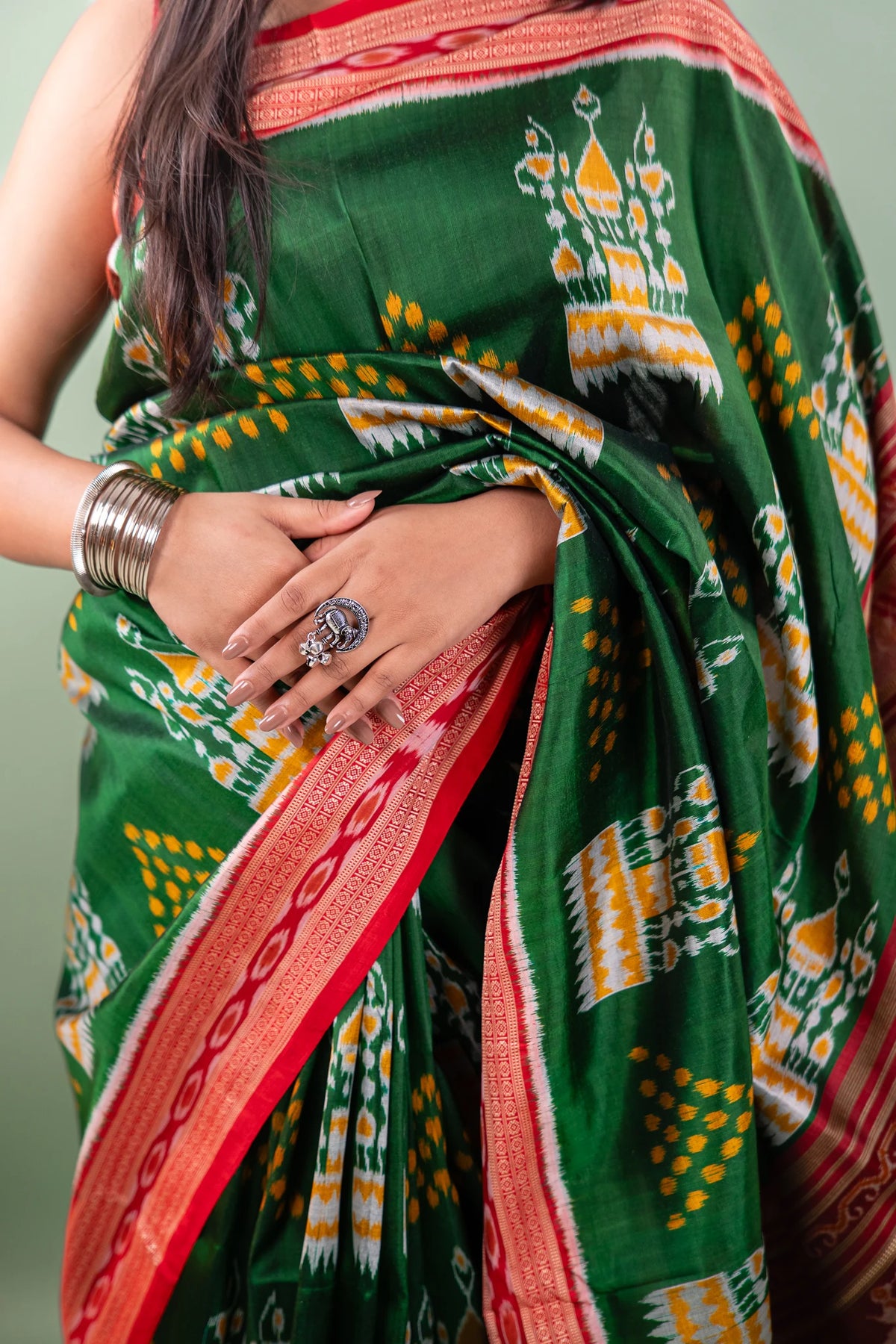 Kelly Green Chandelier Motif Khandua Silk Saree