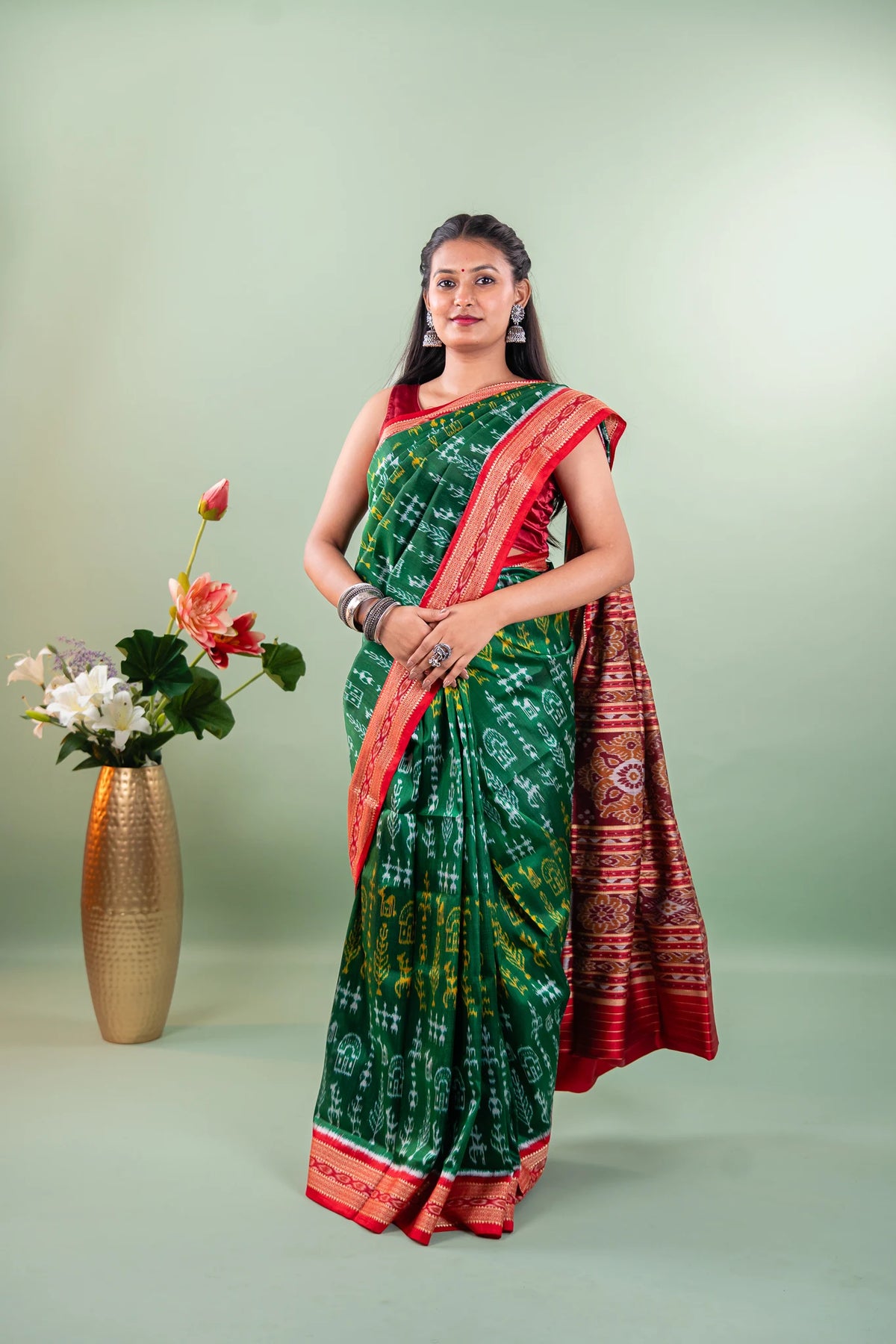 Emerald Green Conch Motif Khandua Silk Saree