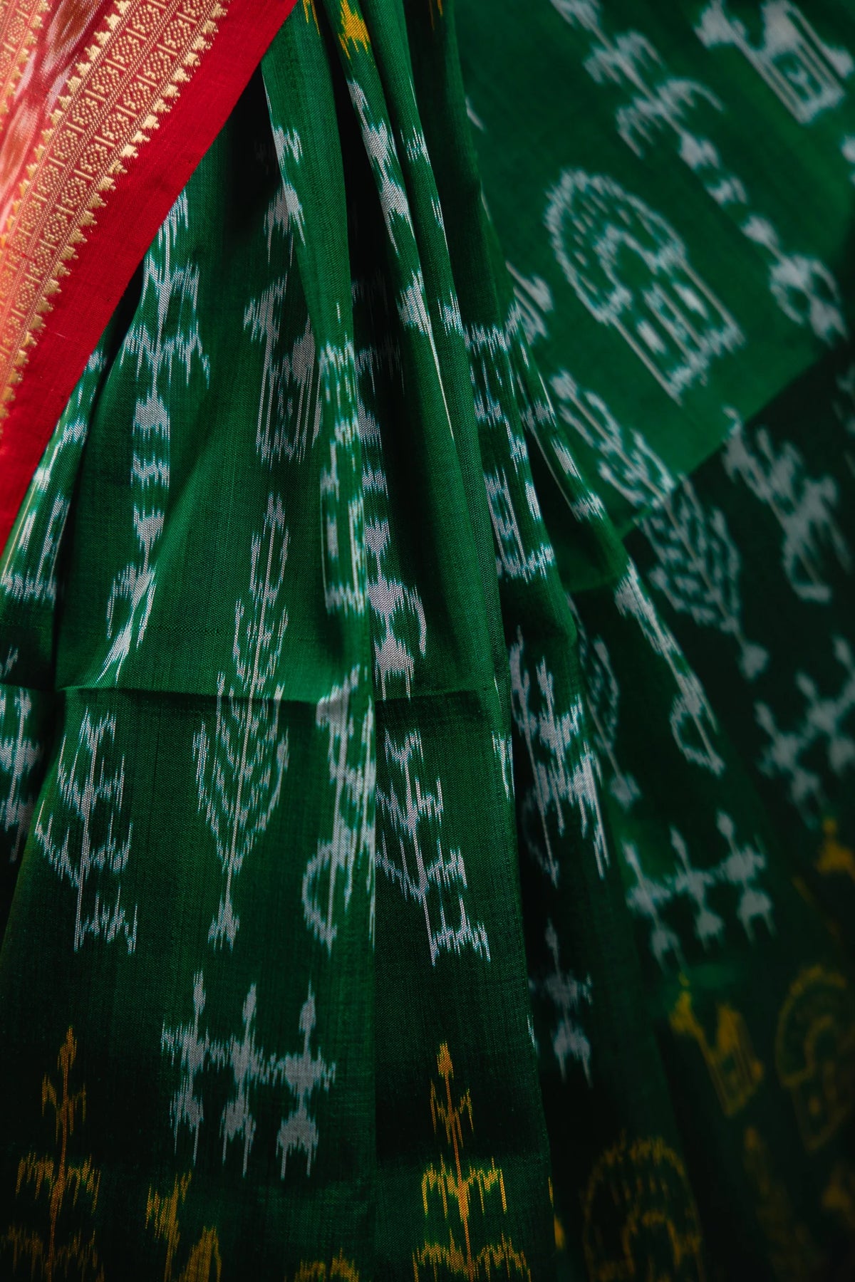 Emerald Green Conch Motif Khandua Silk Saree