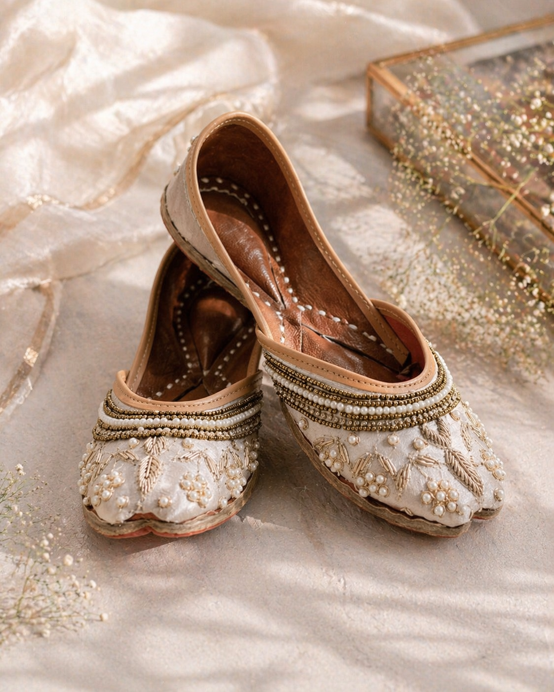 Ivory Gold Zari Pearl Cluster Juttis