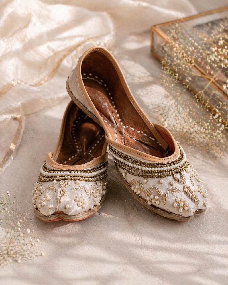 Ivory Gold Zari Pearl Cluster Juttis