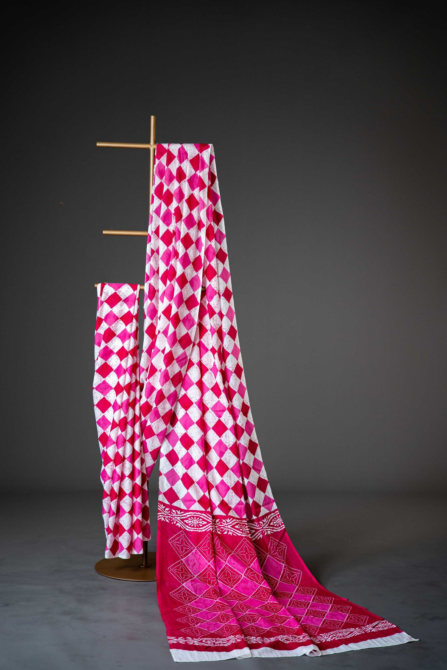 Bagru Handloom Mul Mul Cotton Saree – Pink & White Block Print with Blouse - Atulyakarigari