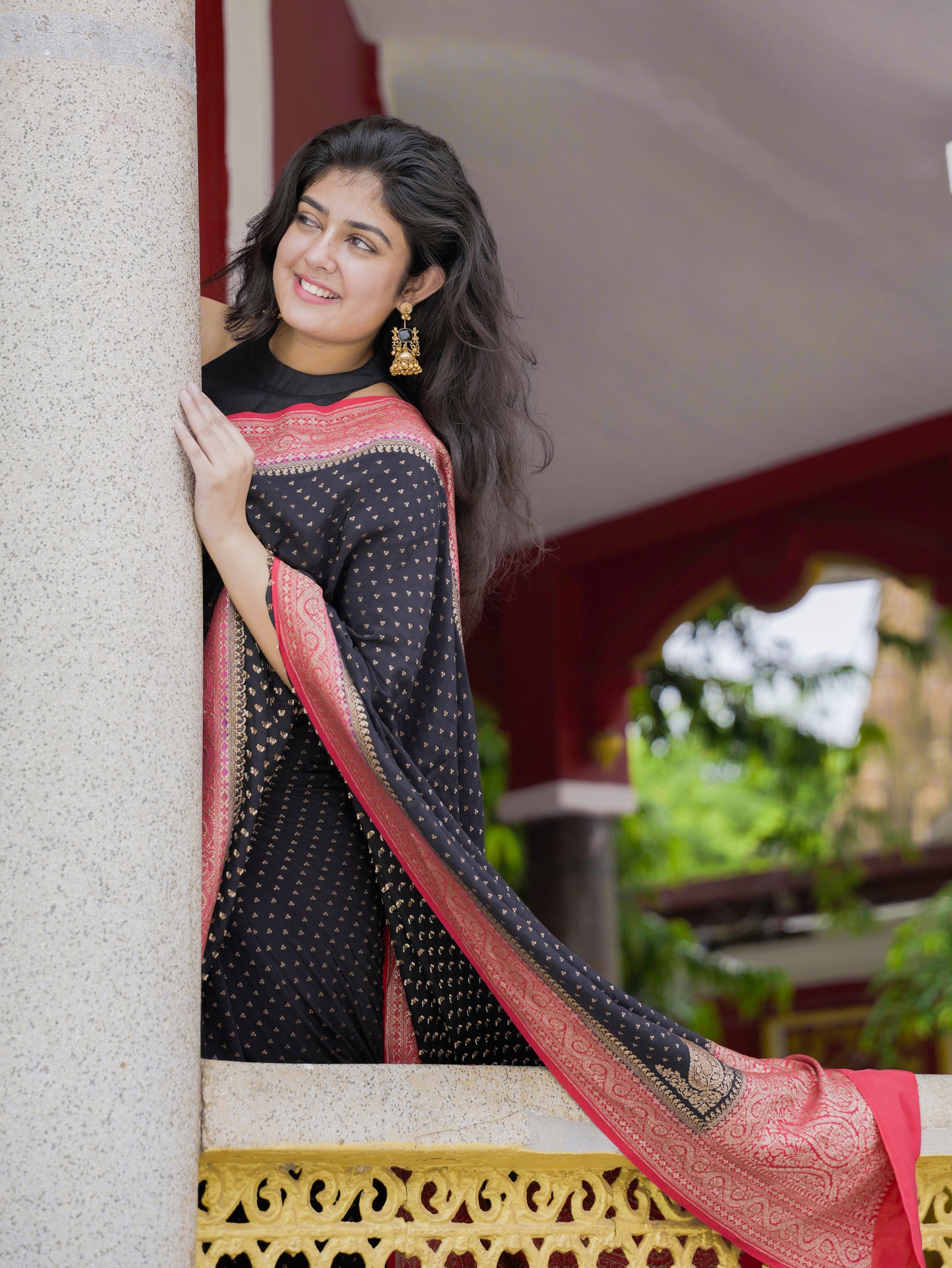 Pure Crape Silk Banarsi Saree (Butti with fine border)