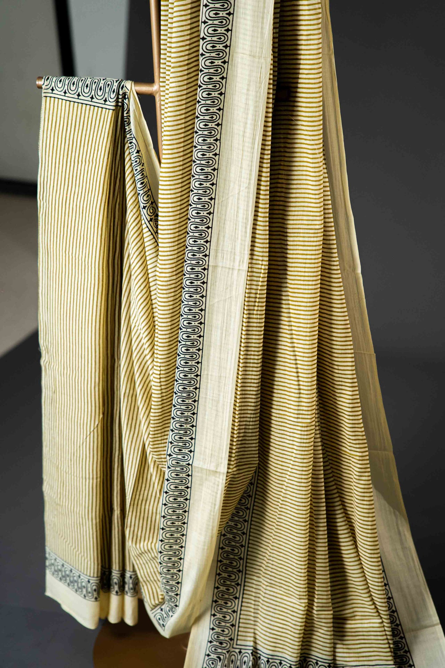 Bagru Handloom Mul Mul Cotton Saree – Beige Block Print with Blouse