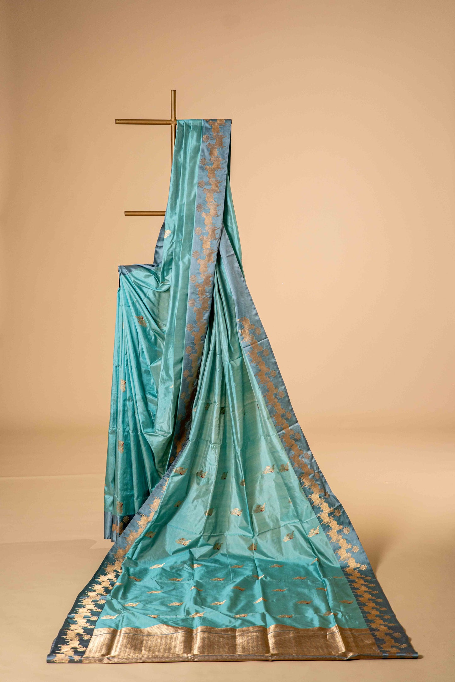 Pure Katan Banarsi With Flower Motif