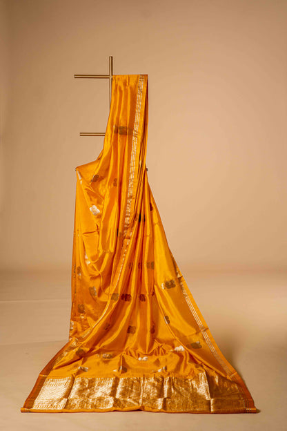 Pure crepe banarsi with golden traditional border