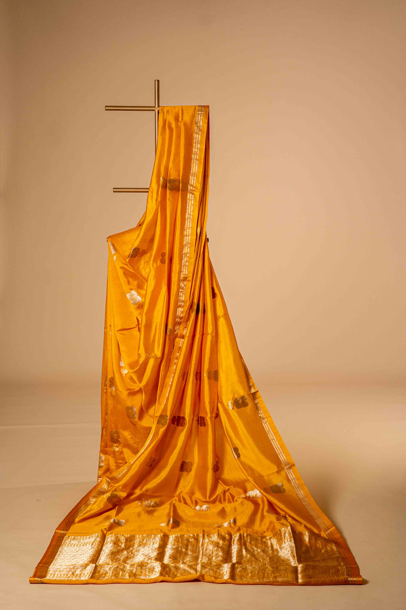 Crepe Banarasi Saree, Golden Traditional Border