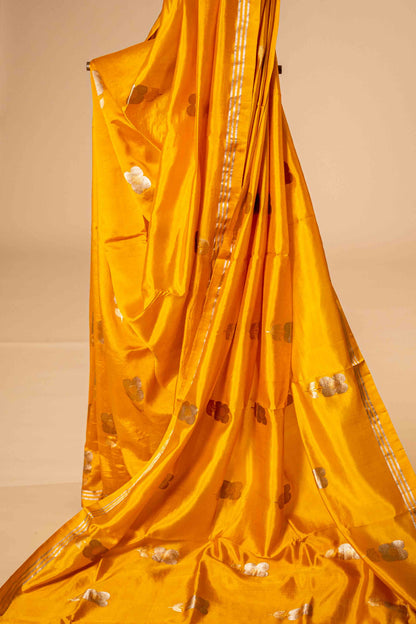 Pure crepe banarsi with golden traditional border