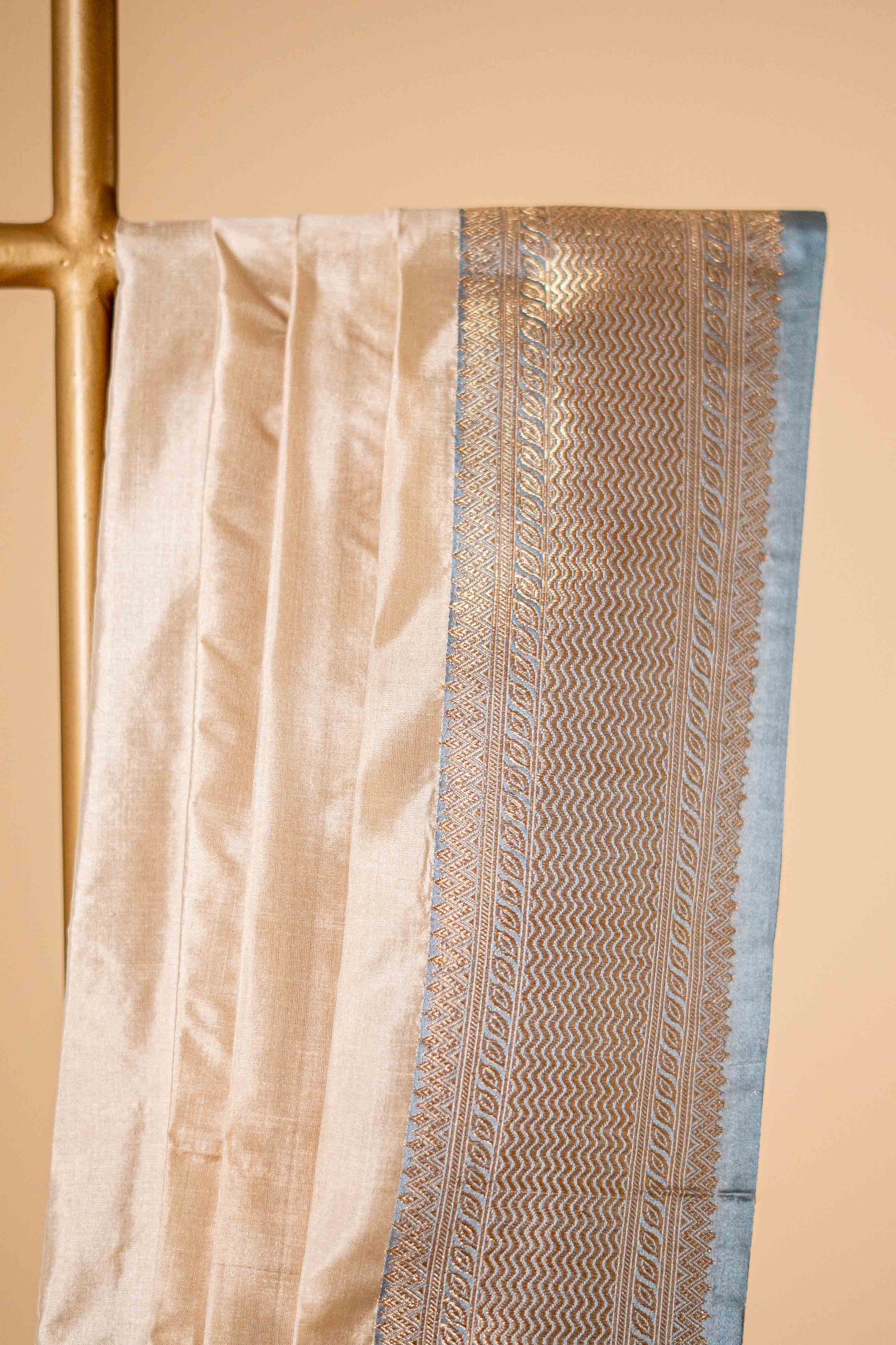 Pure Katan banarsi With Traditional Border