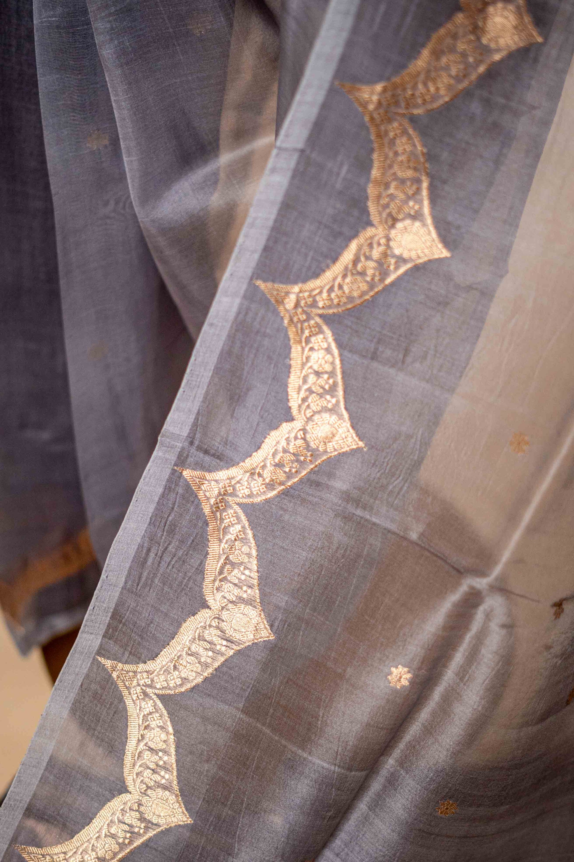Pure Kora Silk Saree With Small Booti (all over the Saree) - Atulyakarigari