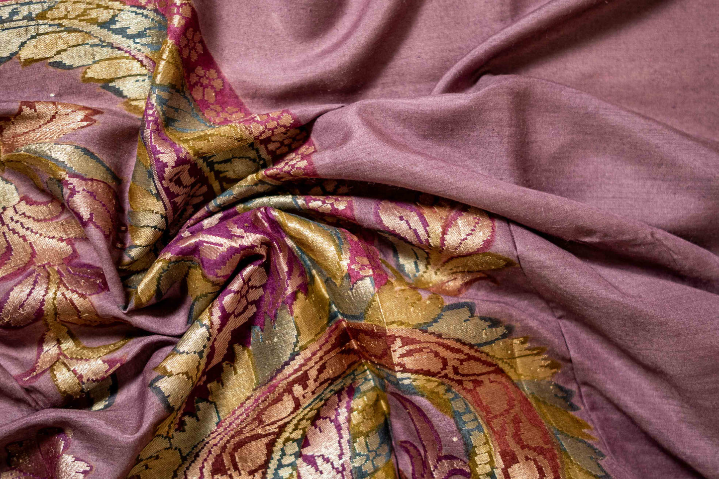 Pure khadi silk with half body round motif