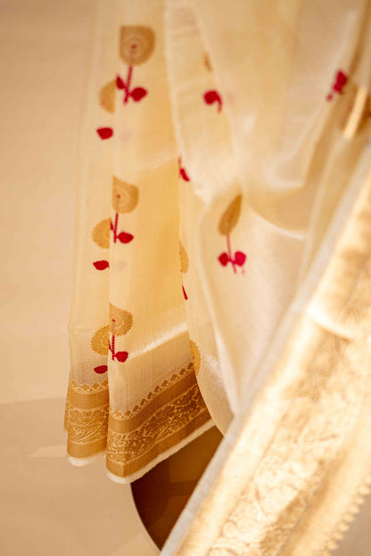 Pure Kora Silk light weighted with flower and leaf motif