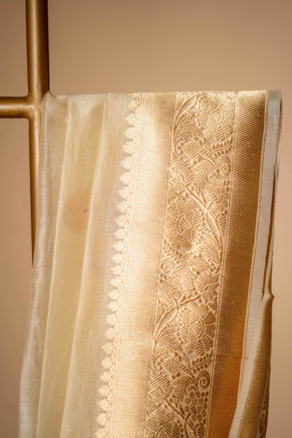 Pure Kora Silk light weighted with flower and leaf motif