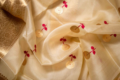 Pure Kora Silk light weighted with flower and leaf motif