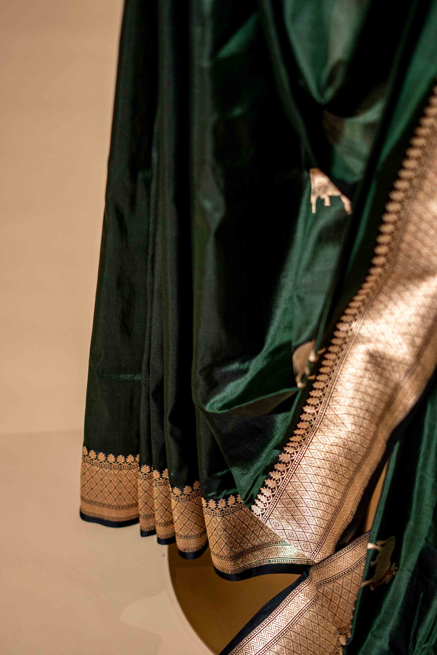 Pure Katan banarsi with traditional border