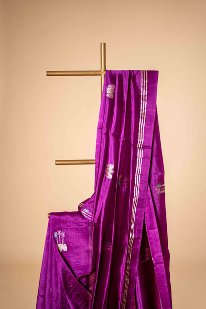 Pure Kora Silk With bunch Flower Motif