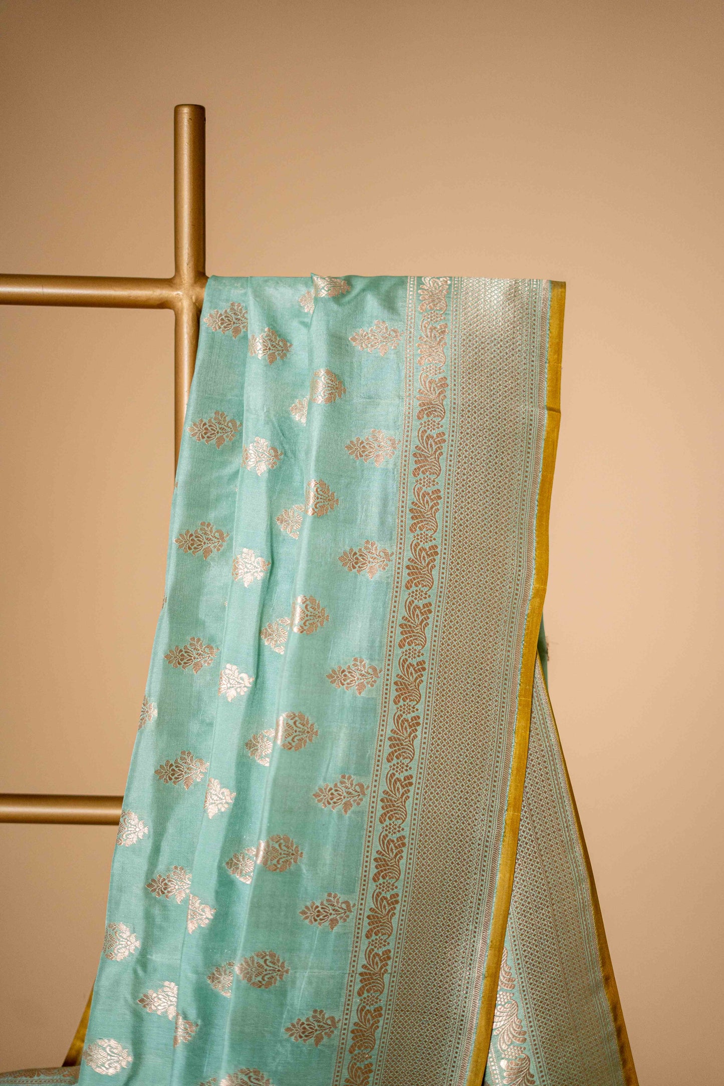 Pure Katan Banarsi With Traditional Motif