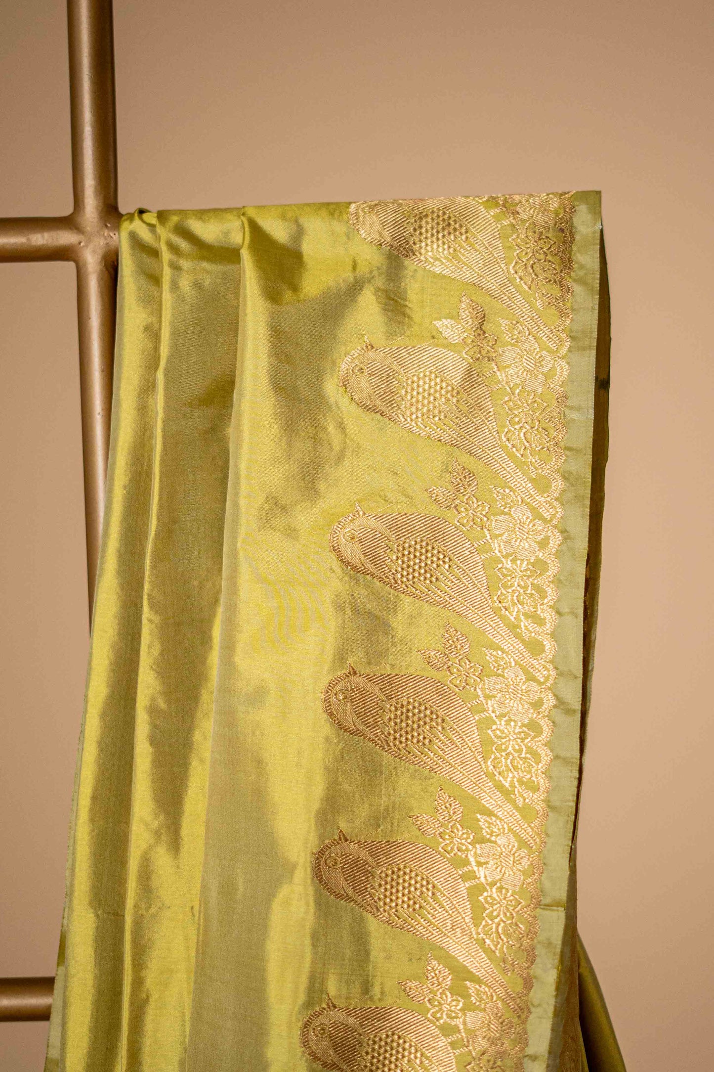 Pure Katan banarsi with traditional border.