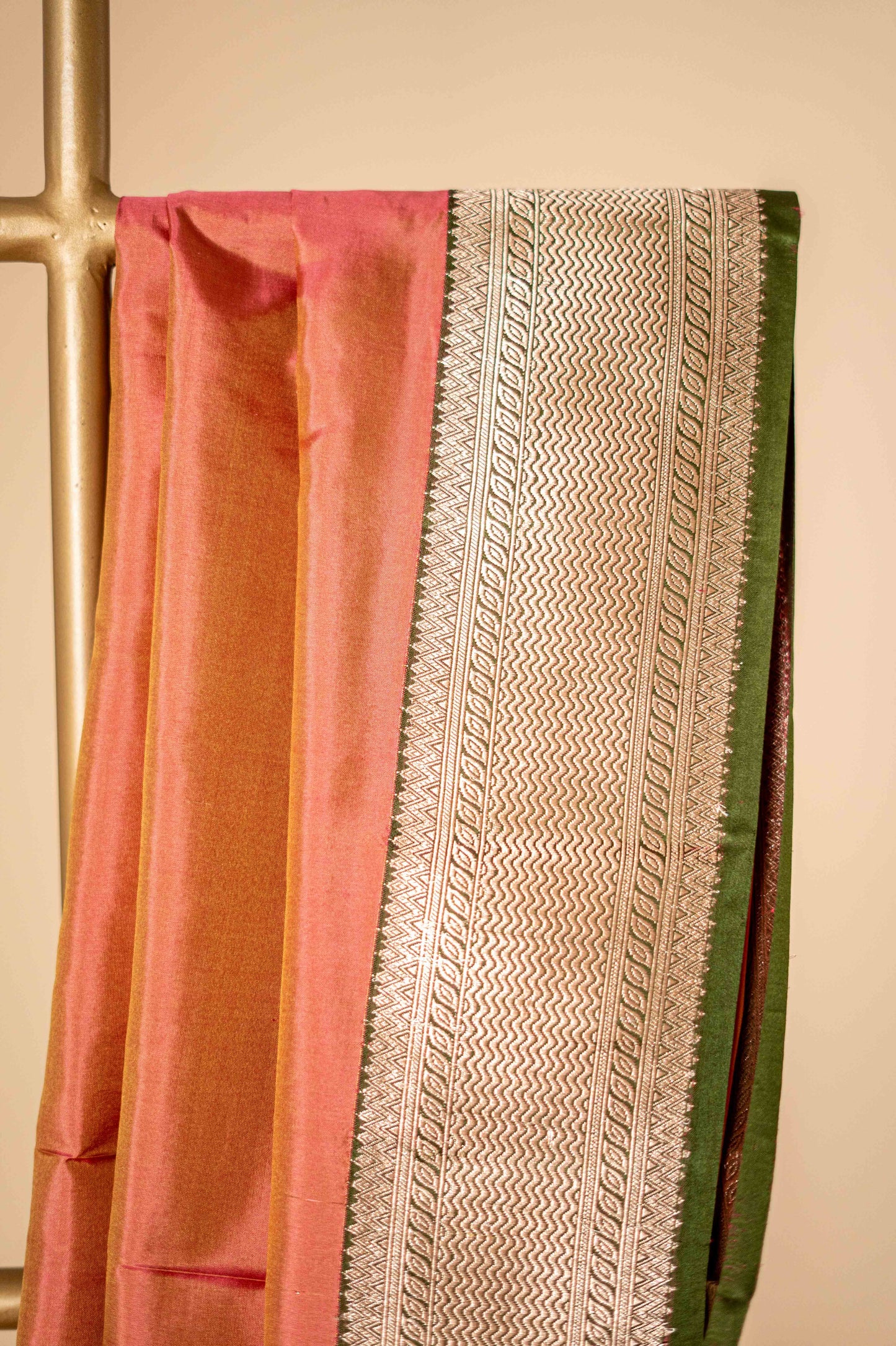 Pure Katan Banarsi With Nandi Motif
