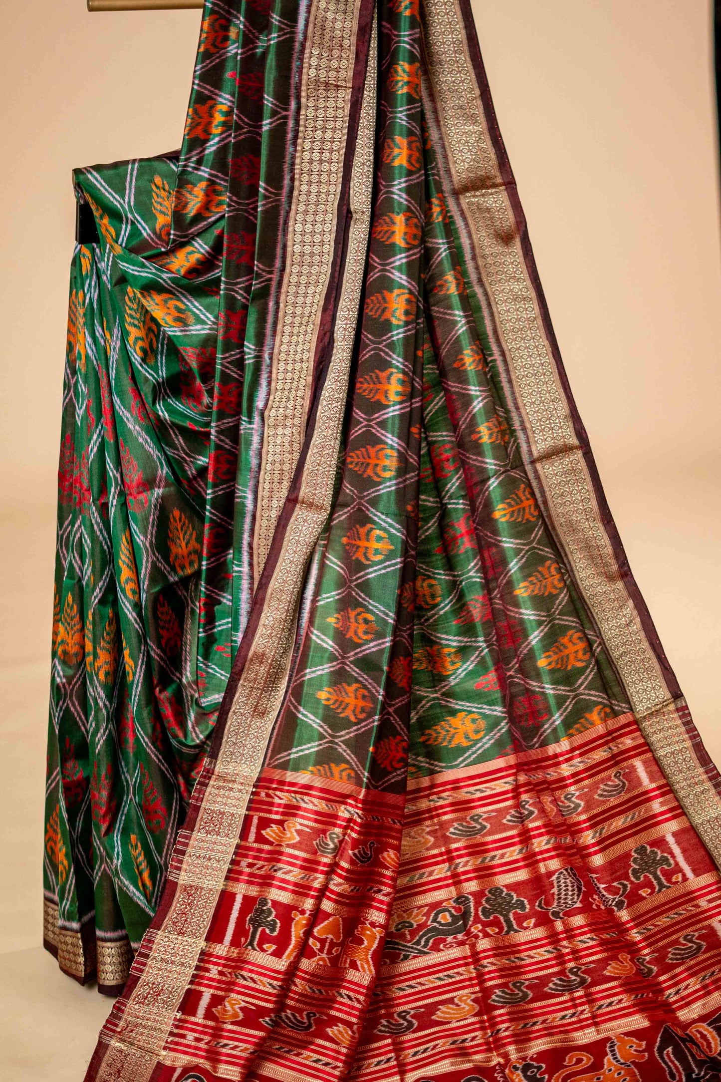 Pure Odisha Khandua Silk With Leaf Motif
