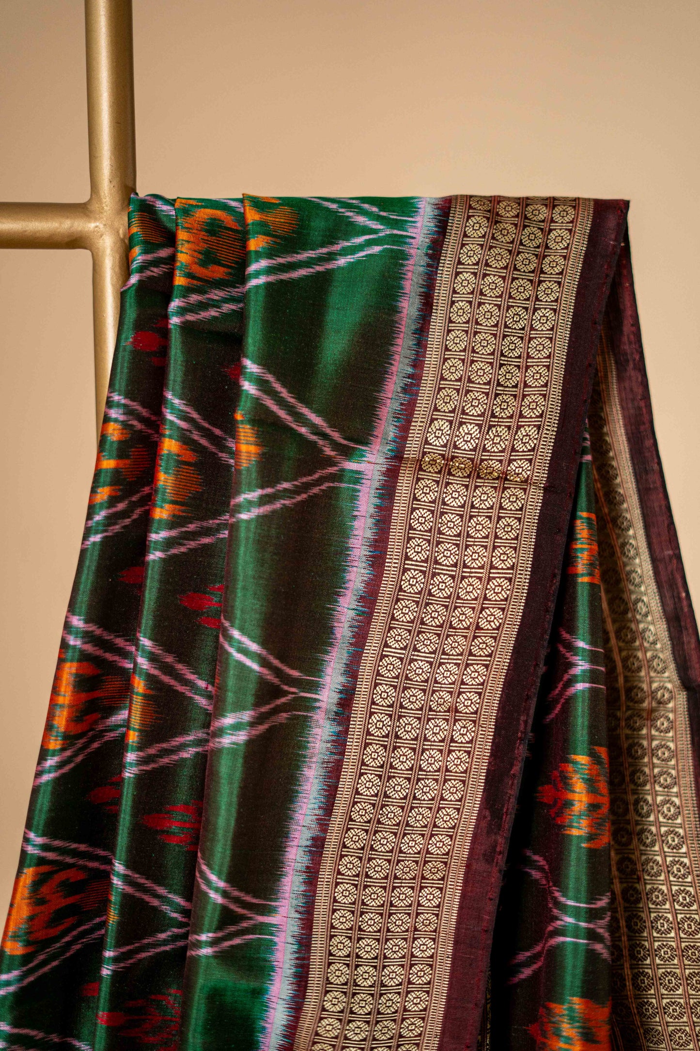 Pure Odisha Khandua Silk With Leaf Motif