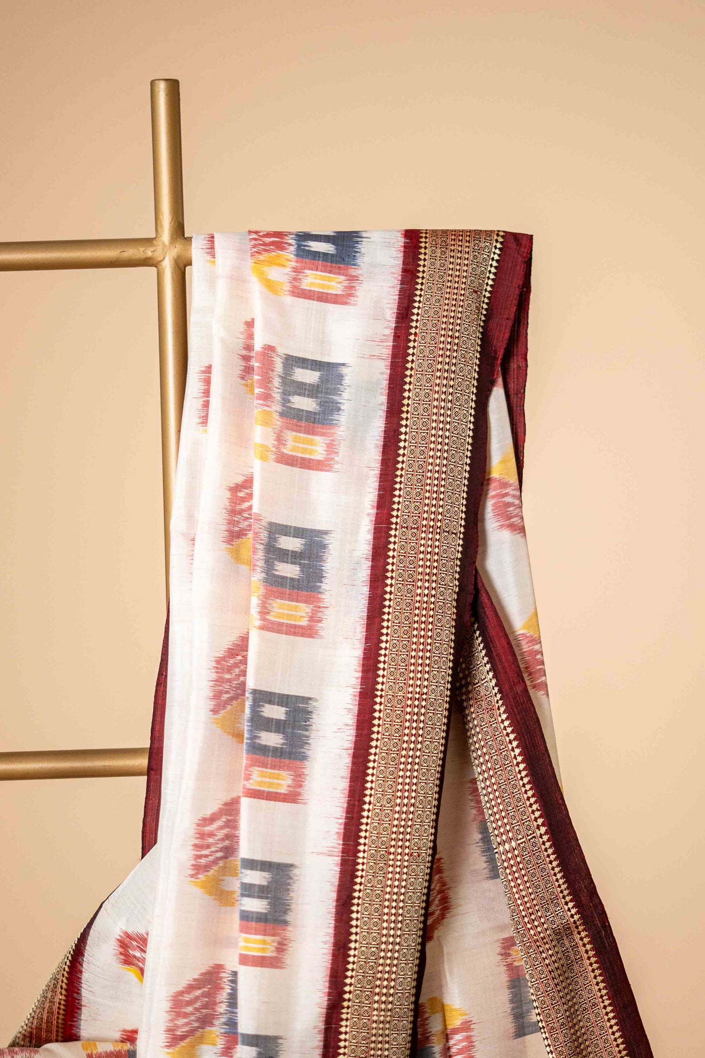 Pure Odisha Khandua Silk With Hut Ikat Motif