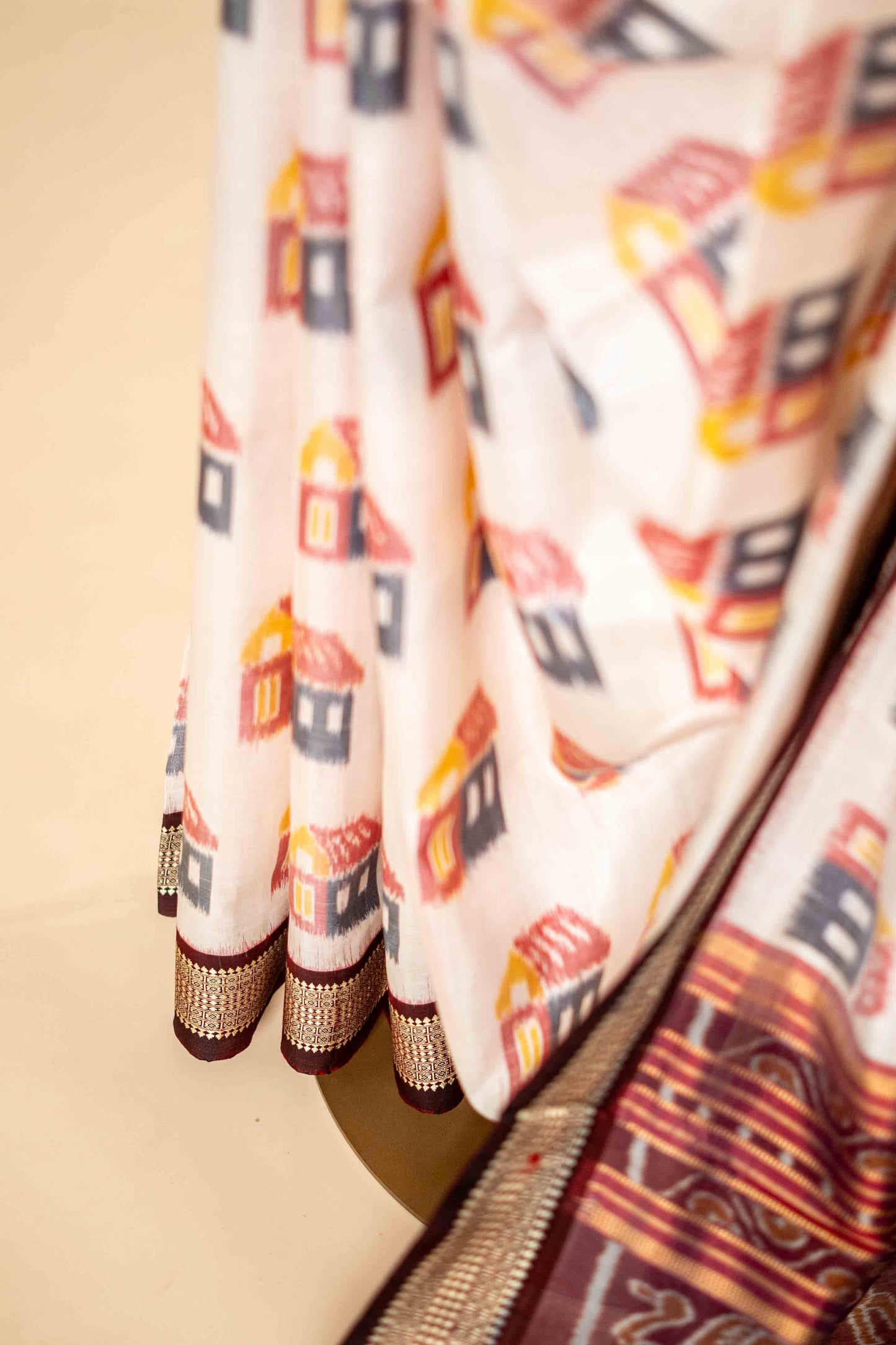 Pure Odisha Khandua Silk With Hut Ikat Motif