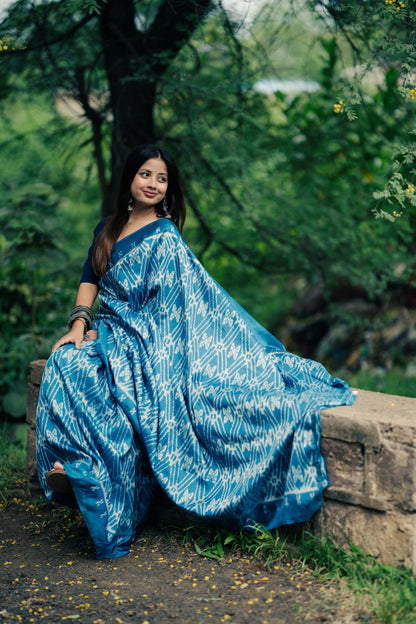 Ocean Blue Khandua Silk Saree with Diamond Ikat Grid | Odisha Handloom