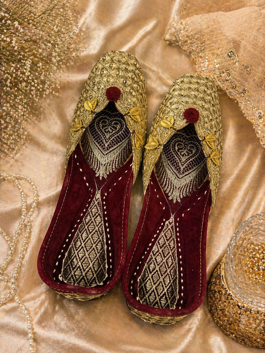Gold Zari Leaf Embroidery Juttis