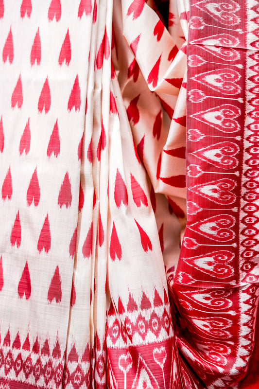 Khandua Silk Saree (Ivory White & Red) - Atulyakarigari