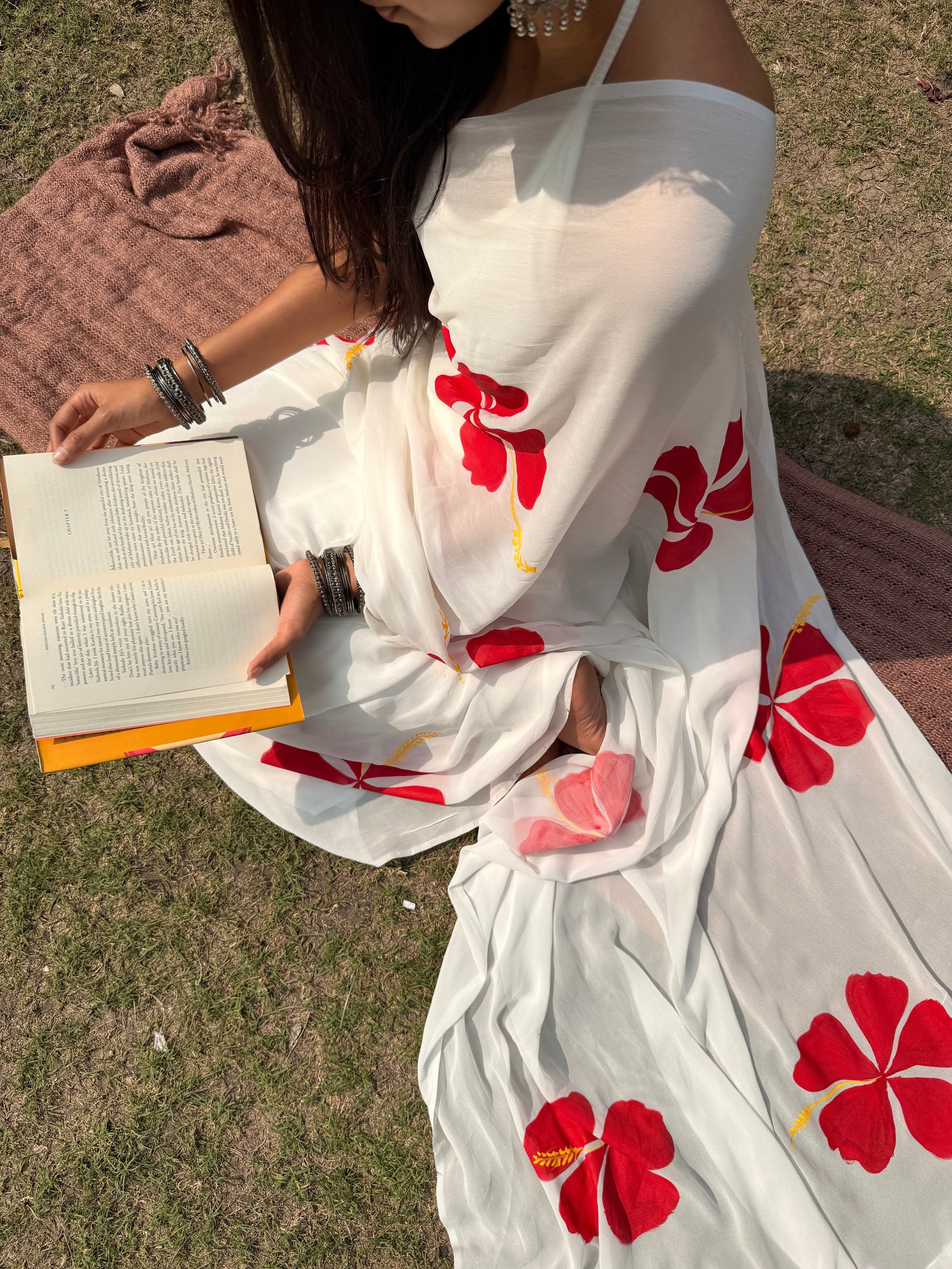 Pure georgette hand painted white saree - Atulyakarigari