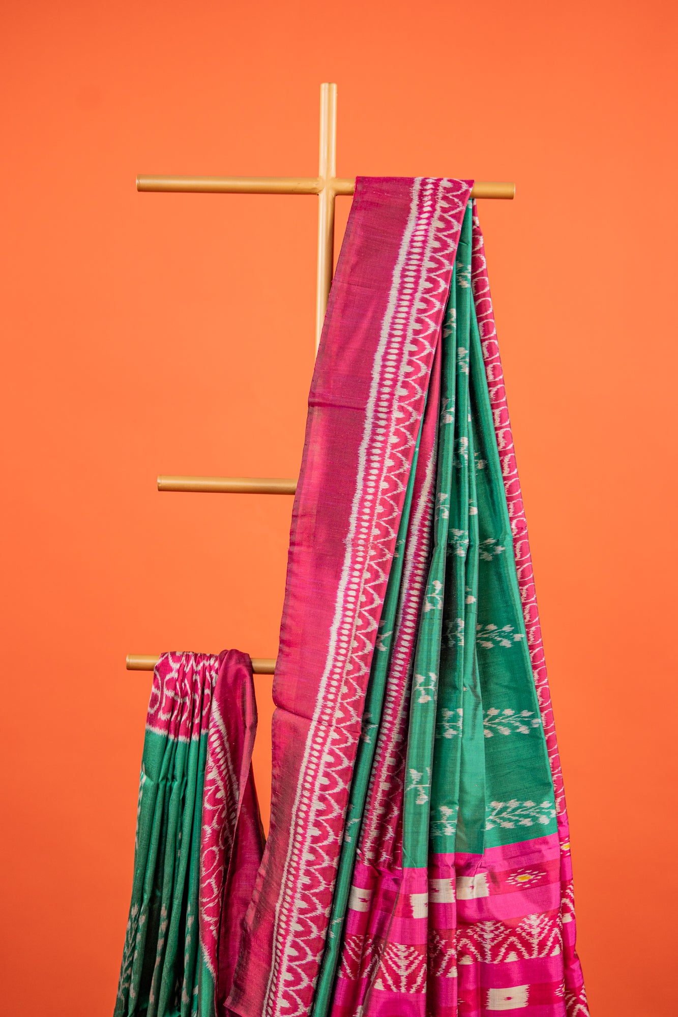 Emerald Green Khandua Silk Saree with Vine & Paisley Ikat Motifs | Odisha Handloom