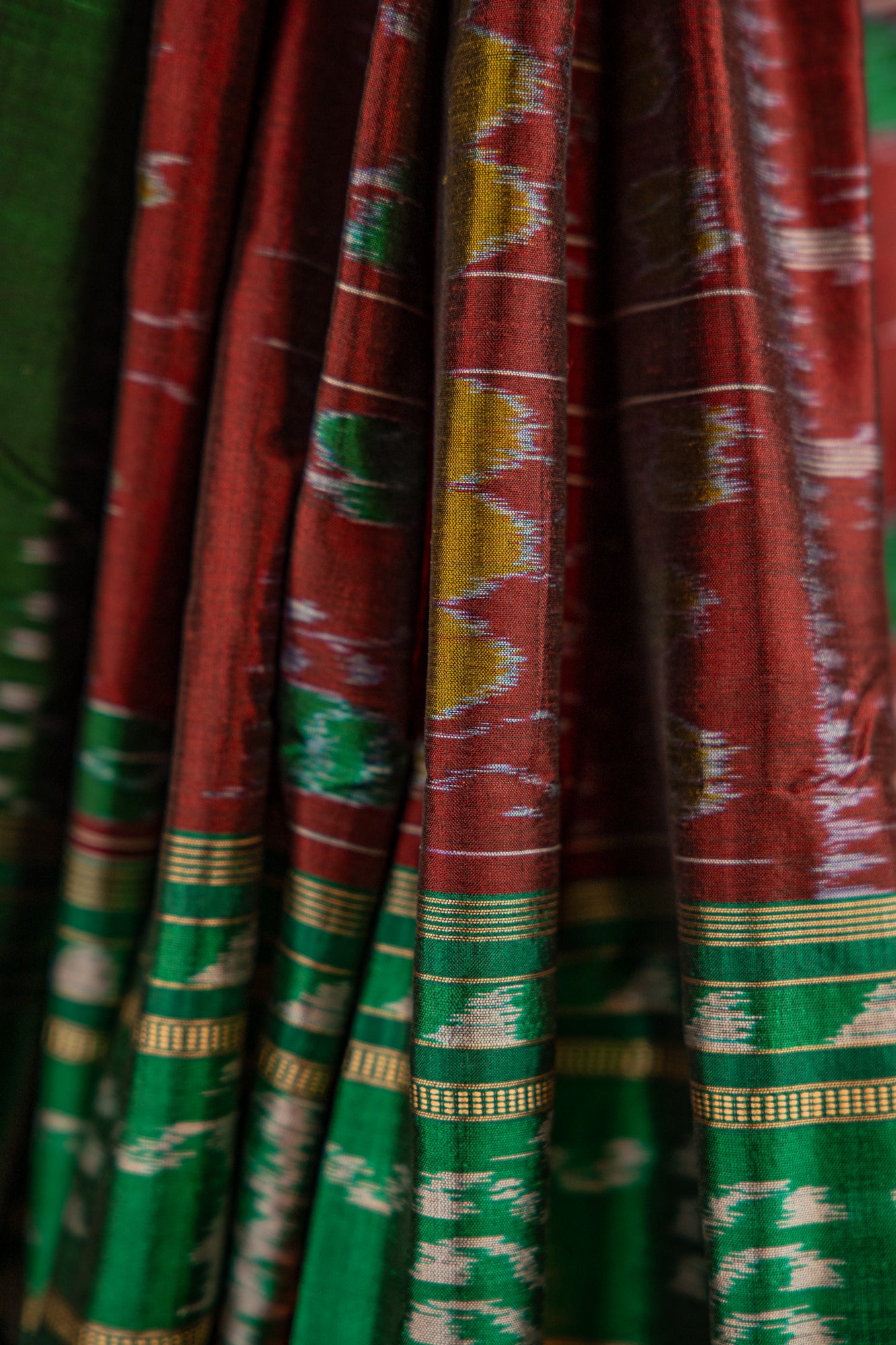 Maroon Khandua Silk Saree with Kumbha Temple-Peak Motifs | Odisha Handloom