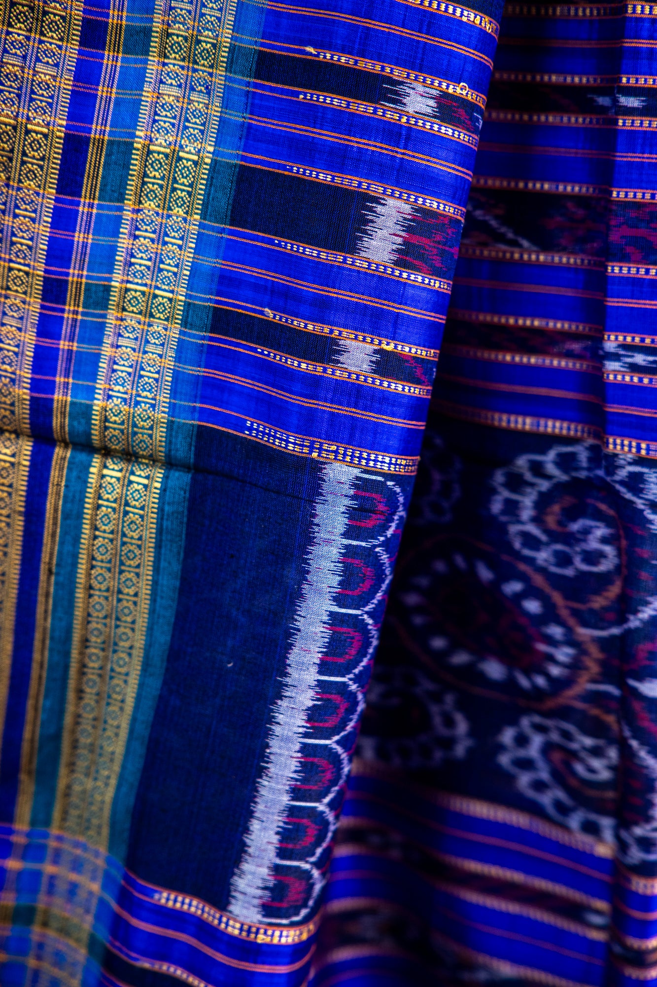Icy Lavender/Off White Khandua Silk Saree