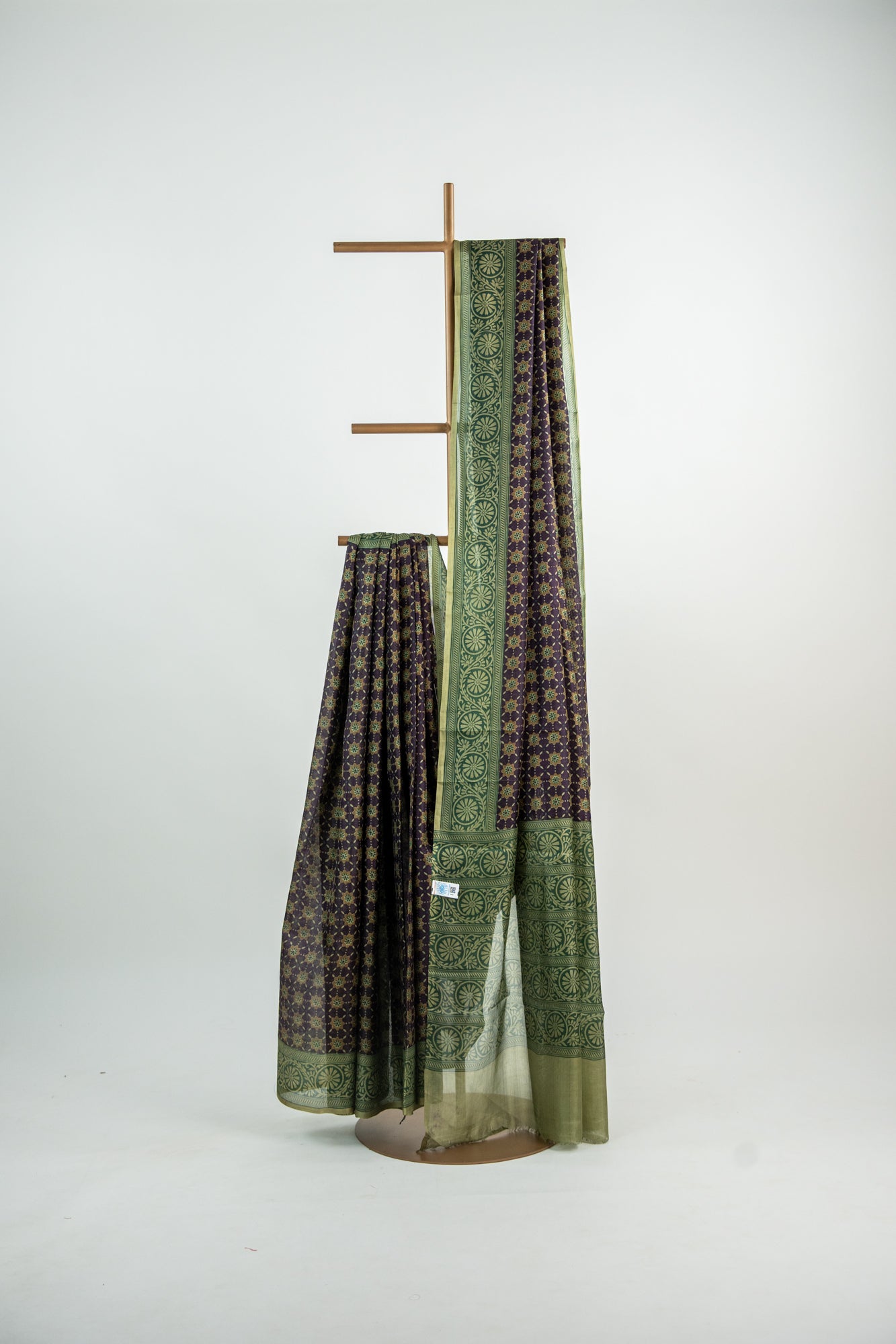 Dark Terracotta / Burnt Sienna Red body with a contrasting solid Black border Pure Silk Saree