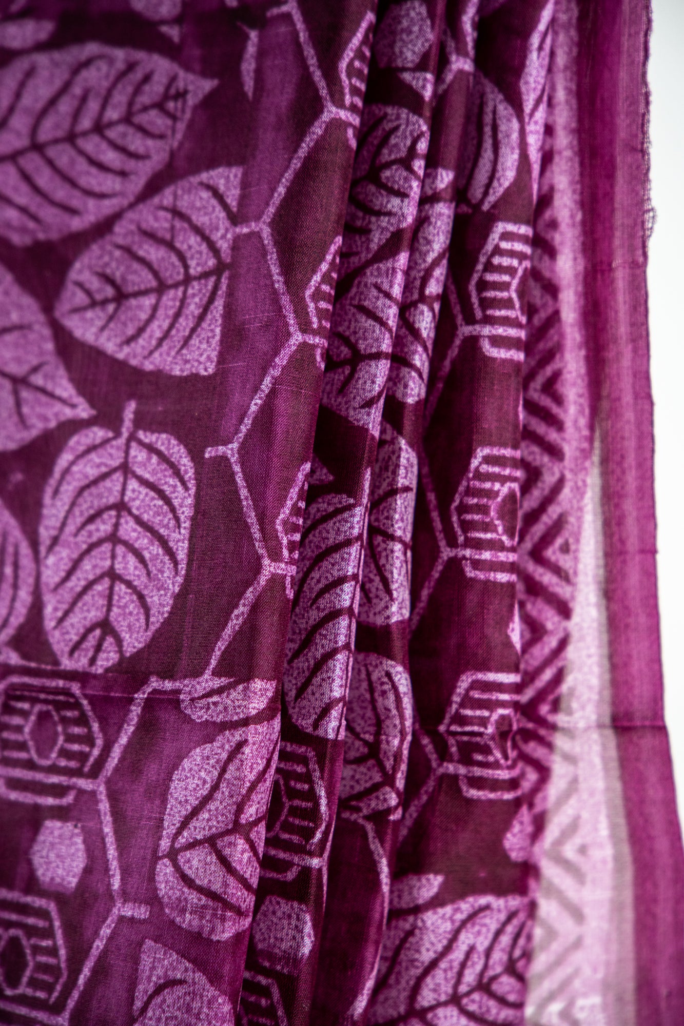 Deep Plum / Rich Wine tone with a lighter lilac-pink overlay Pure Silk Saree