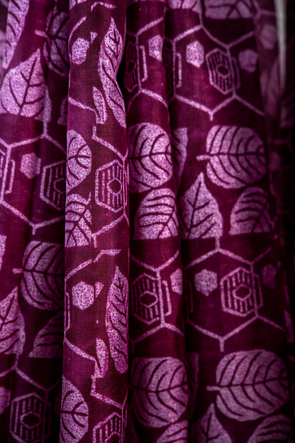 Deep Plum / Rich Wine tone with a lighter lilac-pink overlay Pure Silk Saree
