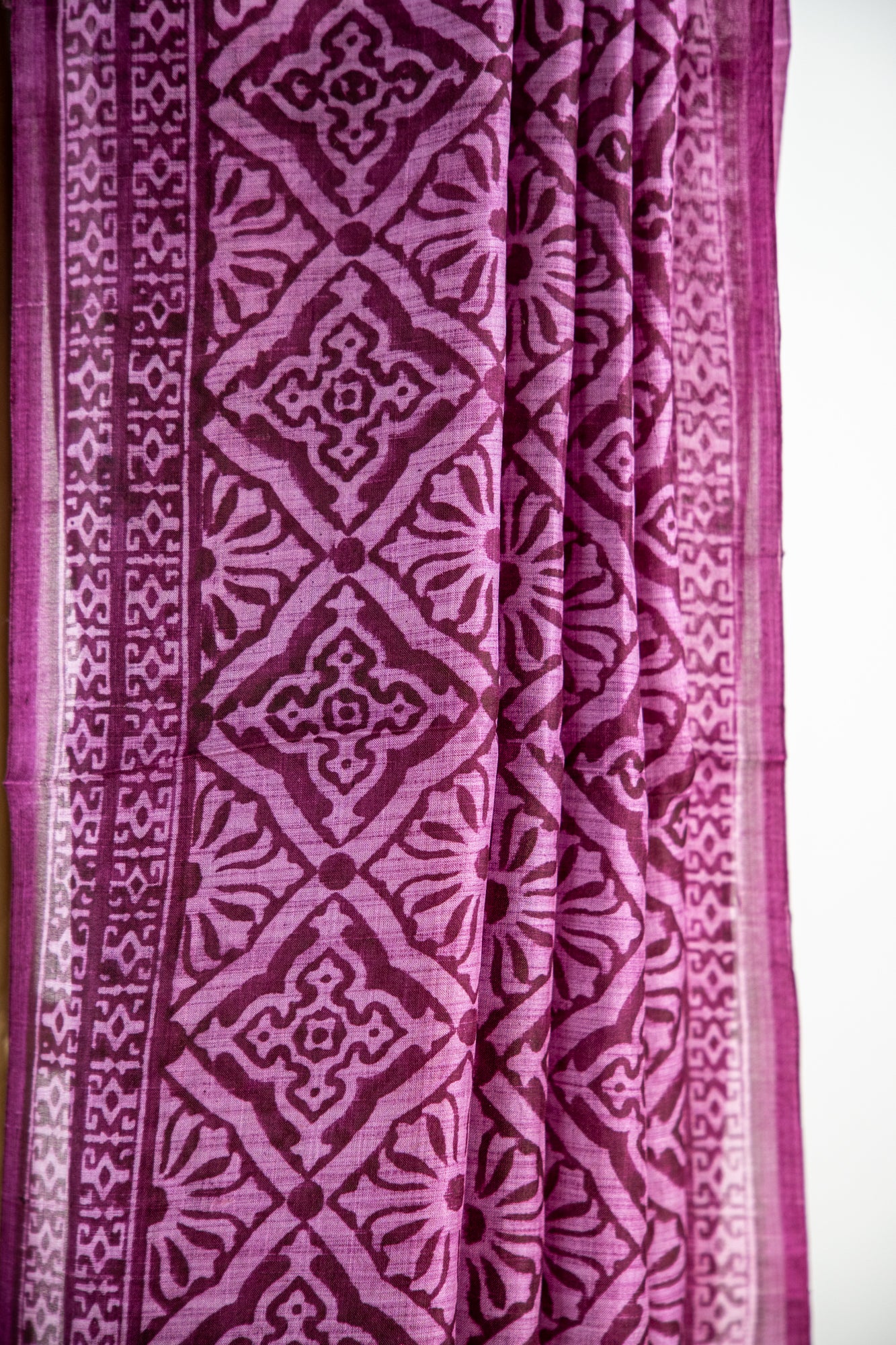 Deep Wine / Magenta-Purple dual tone Pure Silk Saree