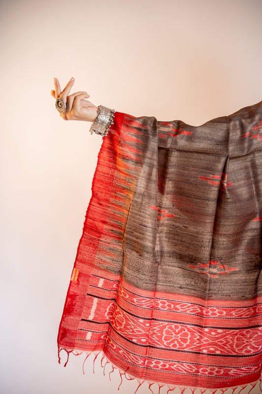 Vibrant Crimson Red body with ivory Tussar Silk Dupatta